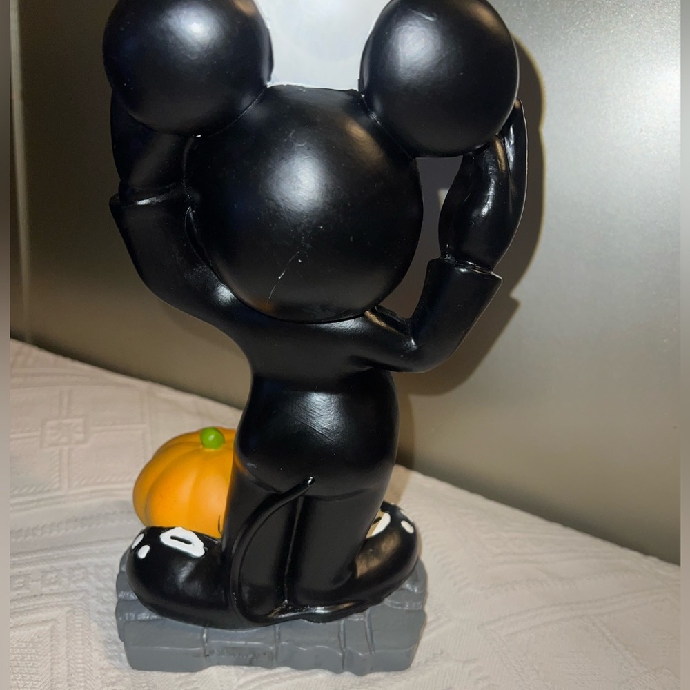 Skeleton Mickey Mouse - Picture 9 of 12